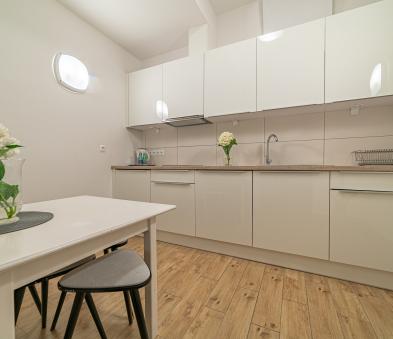Gawra -widok wnętrza apartament z kuchnią 3